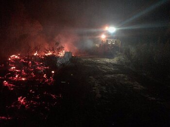 La UME interviene en el incendio de La Estrella