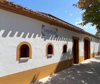 La plaza de toros de Torrijos luce nueva cara