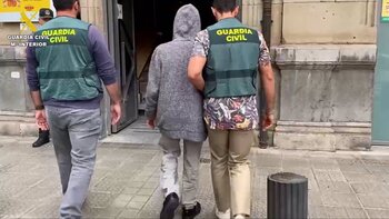 Detenido por suplantar a una mujer a la que se acusa de estafa