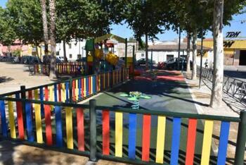 El PSOE pide mejorar parques infantiles y mobiliario urbano