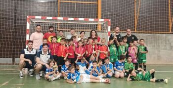 Diversión y deporte en la II Futsal Cup de Almorox
