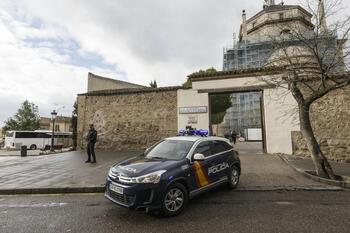 Desalojado el colegio Tavera al hallar una bomba en el sótano