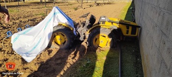 Muere un septuagenario atrapado por un tractor