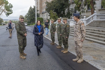 Robles visita a los soldados ucranianos