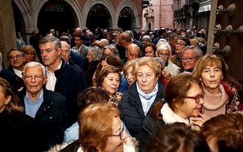 Decenas de amigos en el palco; aplaudido guiño a la Benemérita